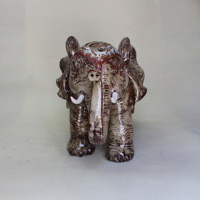 鎮(zhèn)宅高檔風格工藝 窯變陶瓷大象擺件的吉祥魅力